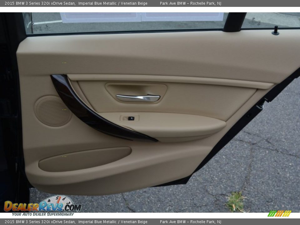 Door Panel of 2015 BMW 3 Series 320i xDrive Sedan Photo #25