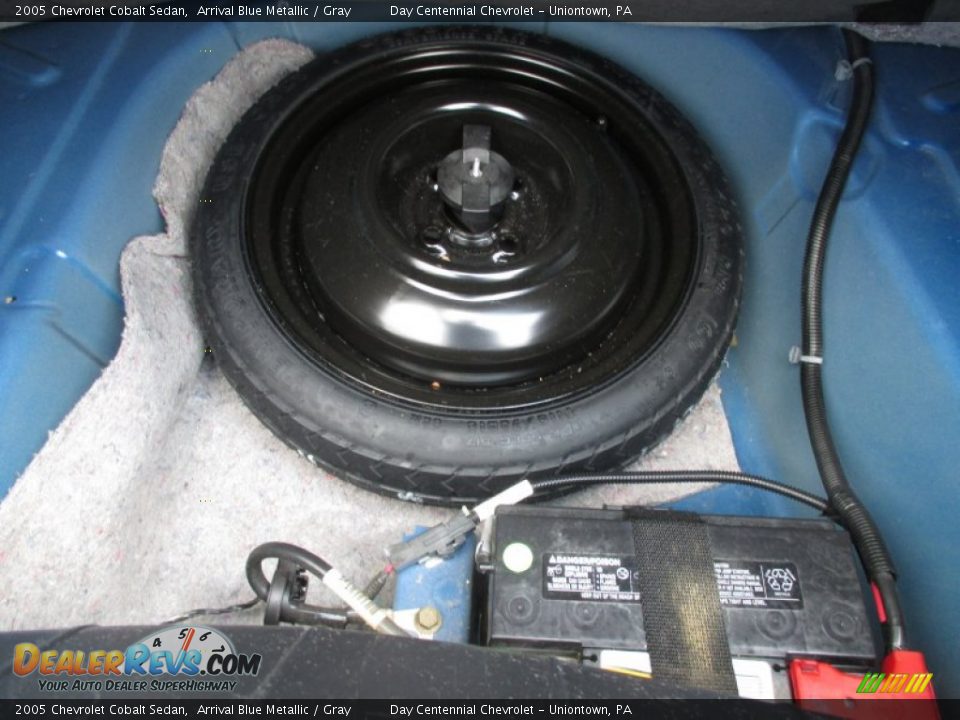 2005 Chevrolet Cobalt Sedan Arrival Blue Metallic / Gray Photo #16