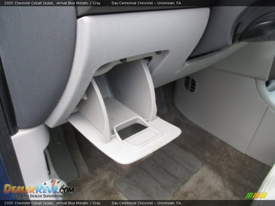 2005 Chevrolet Cobalt Sedan Arrival Blue Metallic / Gray Photo #25