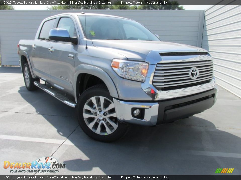 Front 3/4 View of 2015 Toyota Tundra Limited CrewMax 4x4 Photo #2