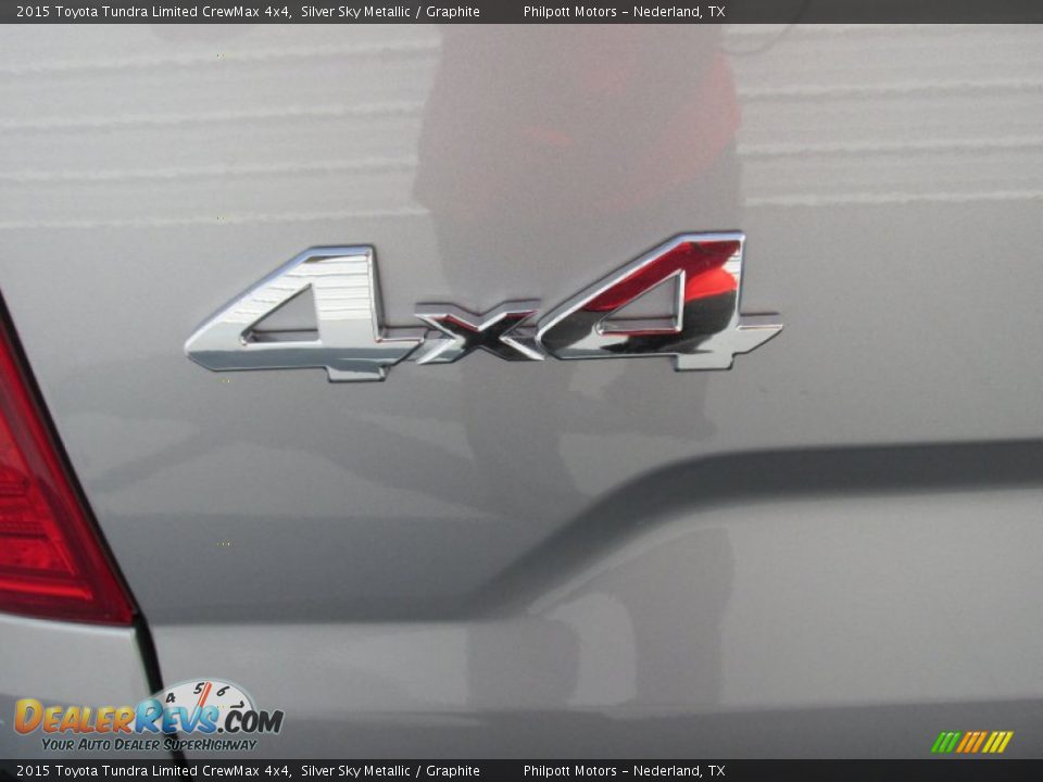 2015 Toyota Tundra Limited CrewMax 4x4 Silver Sky Metallic / Graphite Photo #17