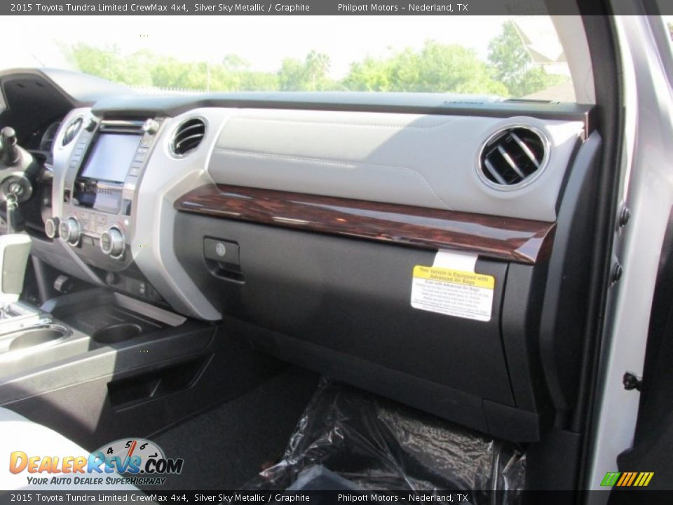 2015 Toyota Tundra Limited CrewMax 4x4 Silver Sky Metallic / Graphite Photo #18