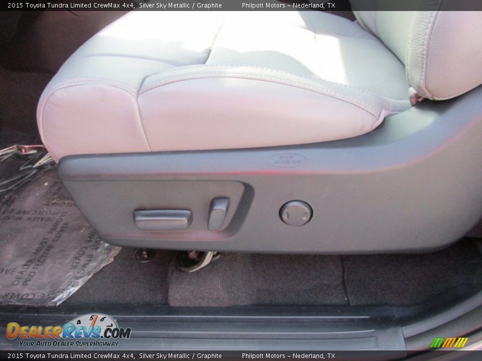 2015 Toyota Tundra Limited CrewMax 4x4 Silver Sky Metallic / Graphite Photo #24