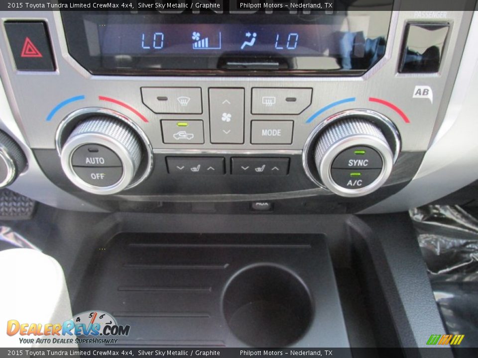 2015 Toyota Tundra Limited CrewMax 4x4 Silver Sky Metallic / Graphite Photo #30