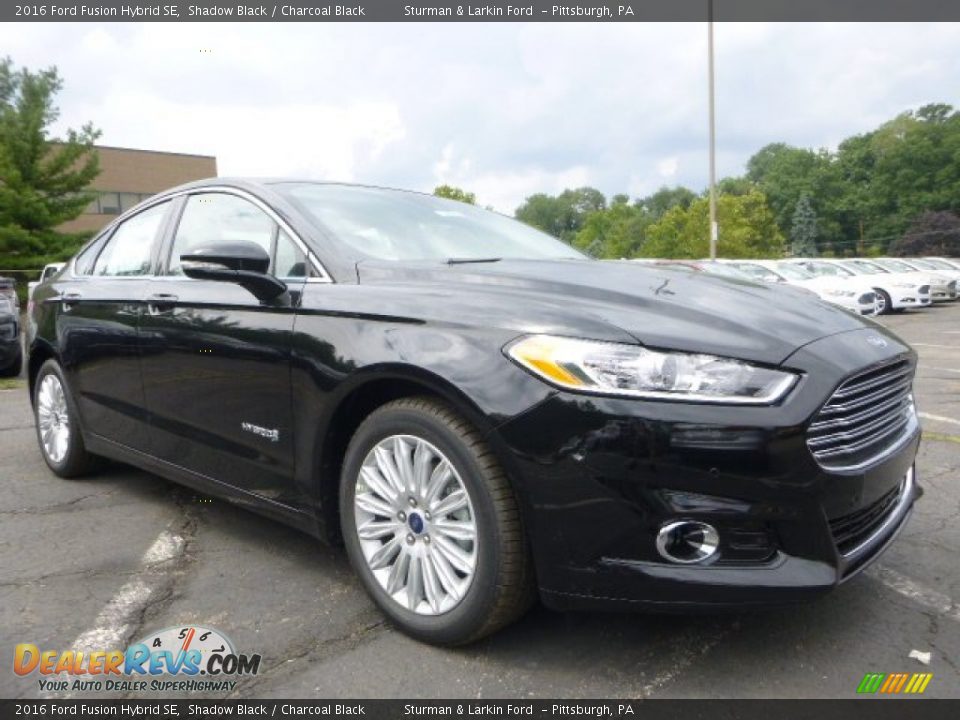 Front 3/4 View of 2016 Ford Fusion Hybrid SE Photo #1