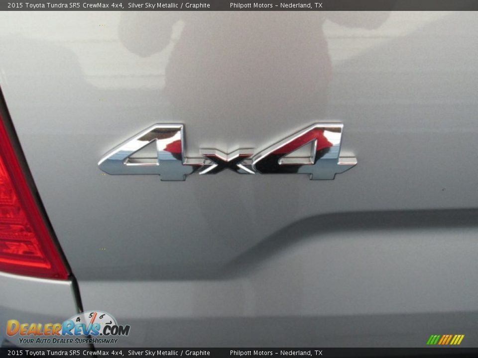 2015 Toyota Tundra SR5 CrewMax 4x4 Silver Sky Metallic / Graphite Photo #18