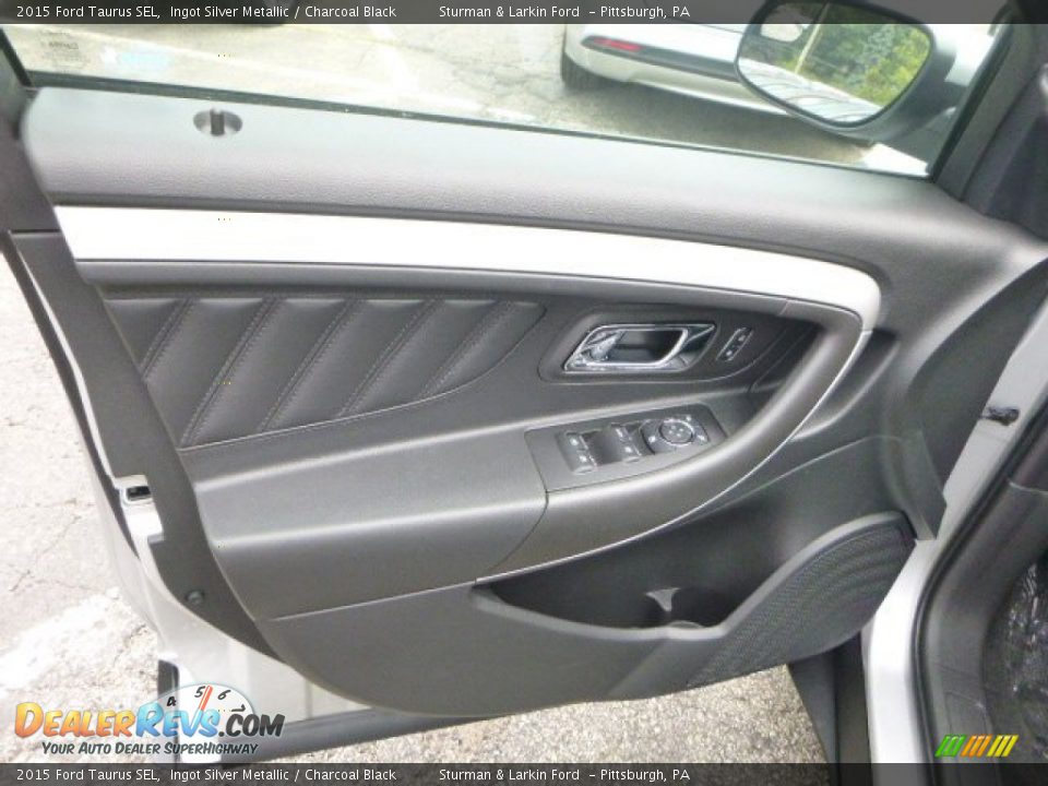 2015 Ford Taurus SEL Ingot Silver Metallic / Charcoal Black Photo #10