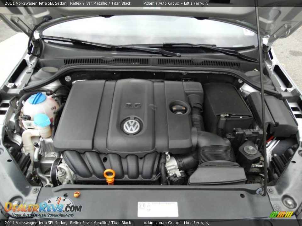 2011 Volkswagen Jetta SEL Sedan Reflex Silver Metallic / Titan Black Photo #23