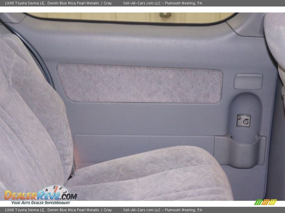 1998 Toyota Sienna LE Denim Blue Mica Pearl Metallic / Gray Photo #15