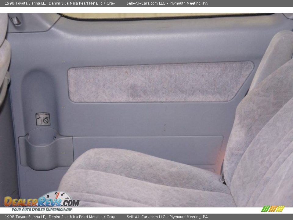 1998 Toyota Sienna LE Denim Blue Mica Pearl Metallic / Gray Photo #16