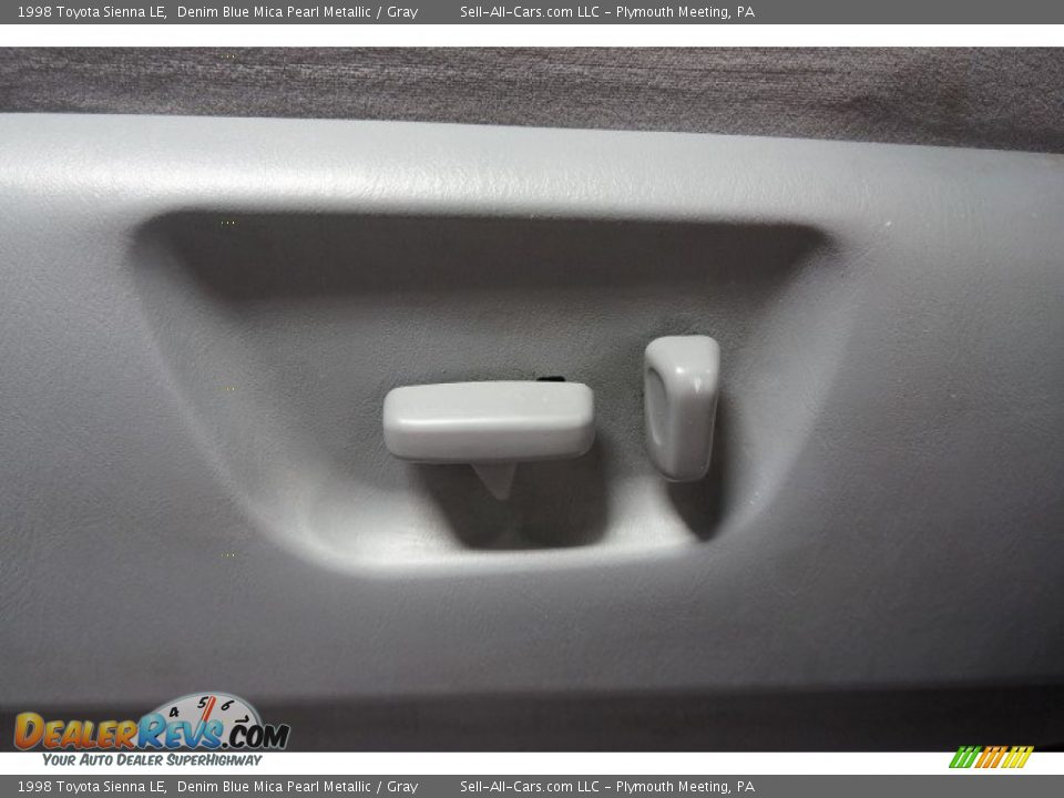 1998 Toyota Sienna LE Denim Blue Mica Pearl Metallic / Gray Photo #19