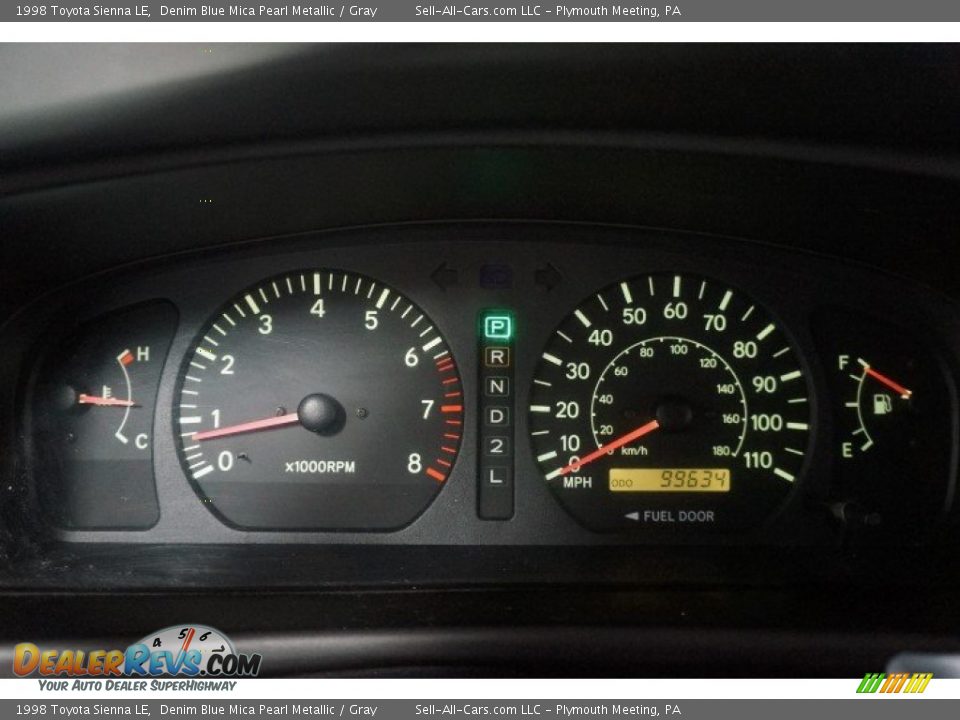 1998 Toyota Sienna LE Gauges Photo #27