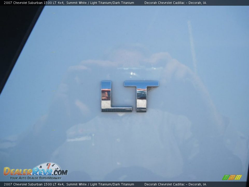 2007 Chevrolet Suburban 1500 LT 4x4 Summit White / Light Titanium/Dark Titanium Photo #11
