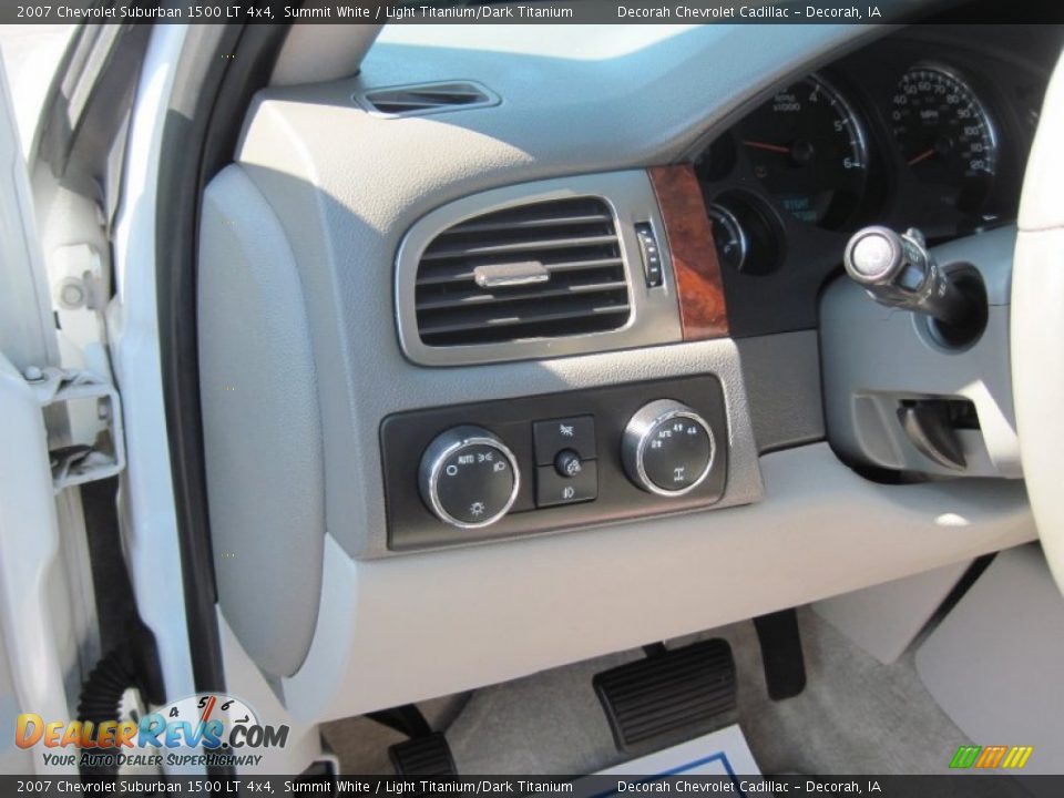 2007 Chevrolet Suburban 1500 LT 4x4 Summit White / Light Titanium/Dark Titanium Photo #21