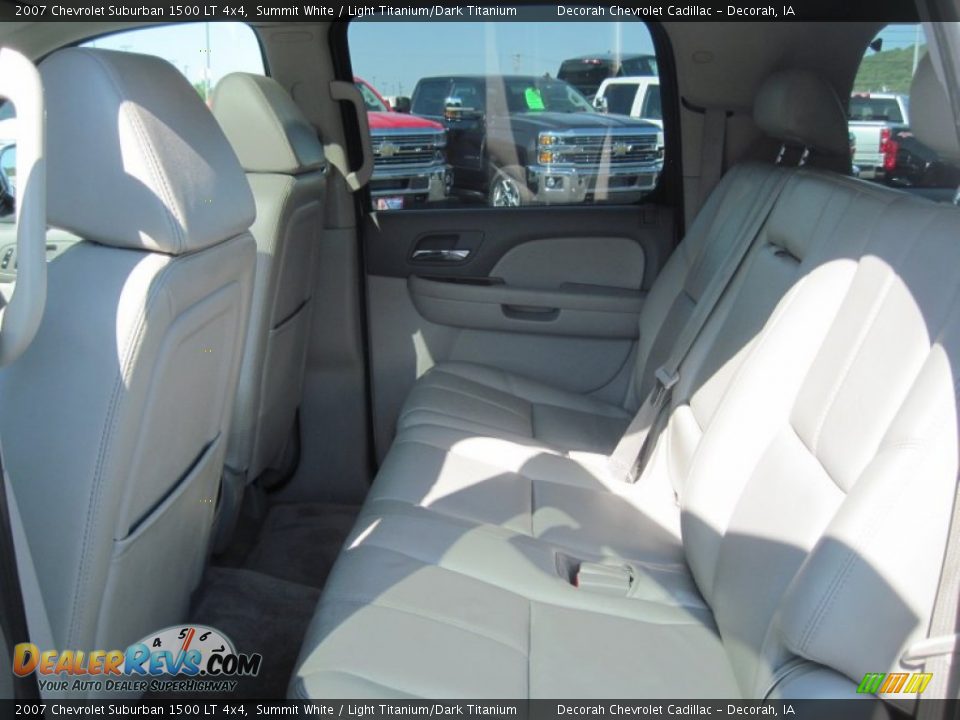 2007 Chevrolet Suburban 1500 LT 4x4 Summit White / Light Titanium/Dark Titanium Photo #25