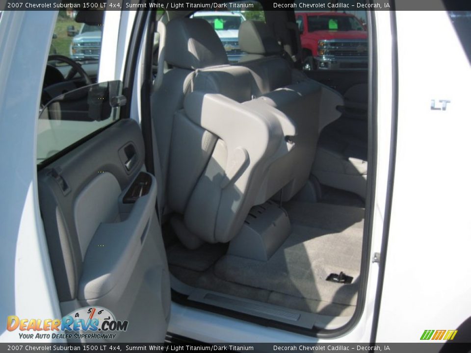 2007 Chevrolet Suburban 1500 LT 4x4 Summit White / Light Titanium/Dark Titanium Photo #26