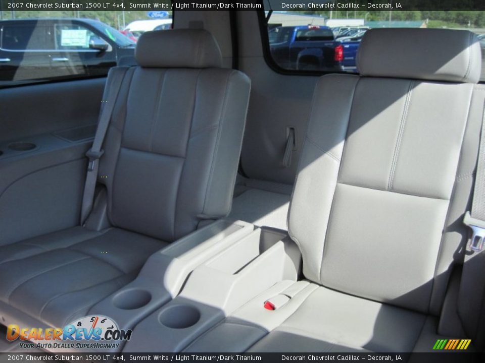 2007 Chevrolet Suburban 1500 LT 4x4 Summit White / Light Titanium/Dark Titanium Photo #28