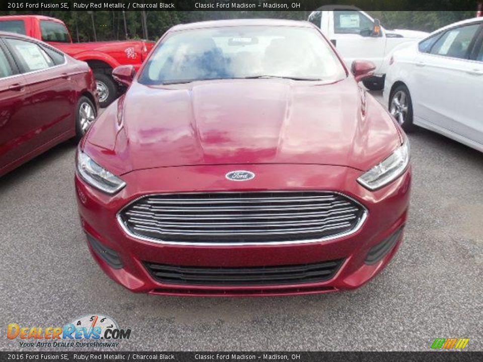2016 Ford Fusion SE Ruby Red Metallic / Charcoal Black Photo #2