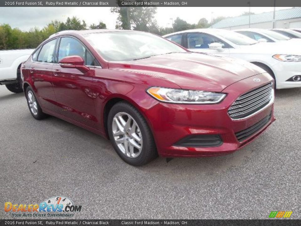 2016 Ford Fusion SE Ruby Red Metallic / Charcoal Black Photo #3