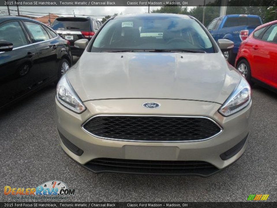 2015 Ford Focus SE Hatchback Tectonic Metallic / Charcoal Black Photo #2