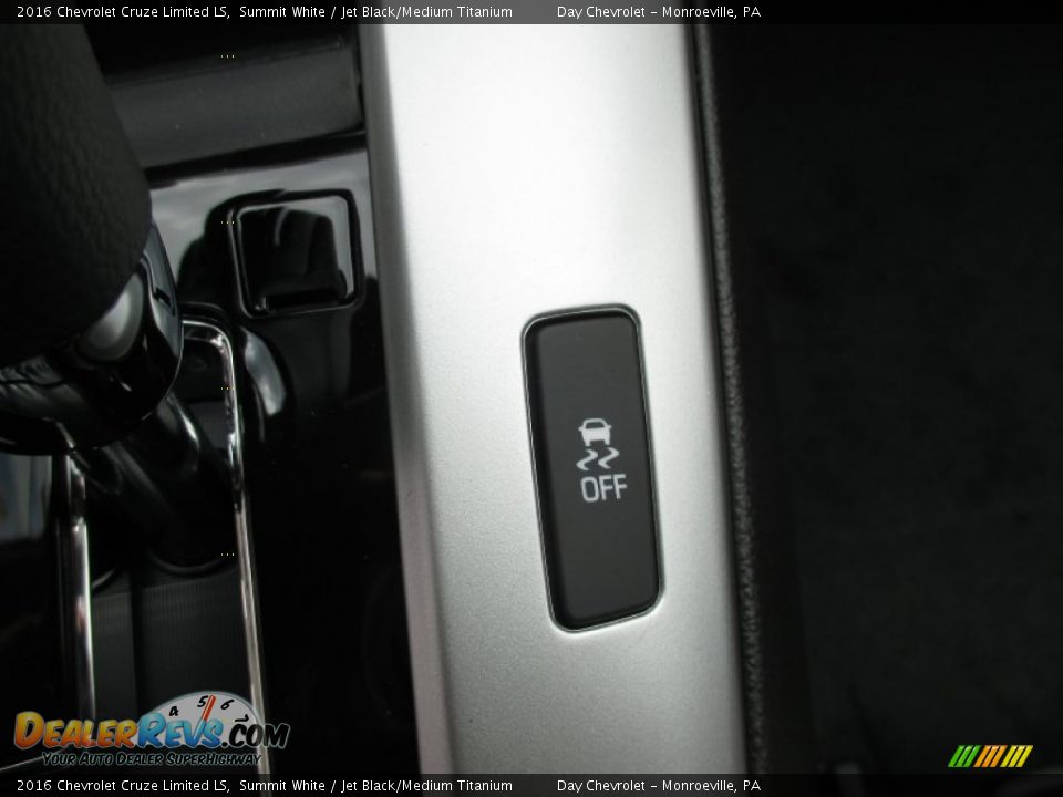 2016 Chevrolet Cruze Limited LS Summit White / Jet Black/Medium Titanium Photo #17