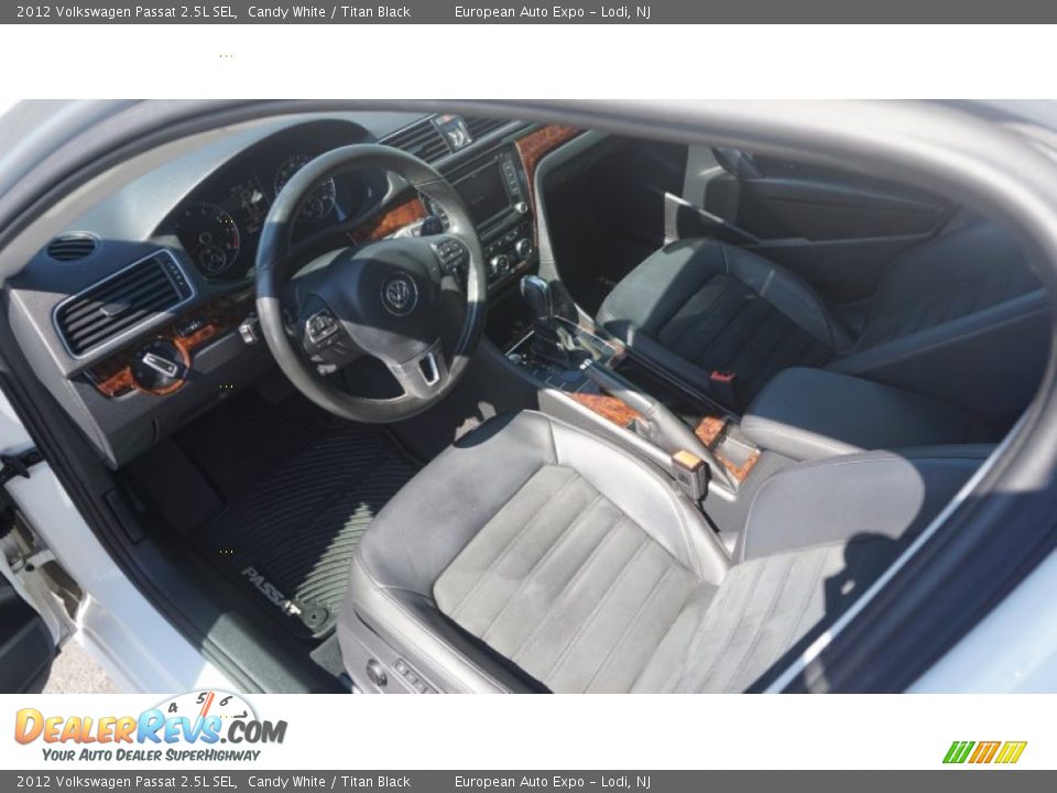 2012 Volkswagen Passat 2.5L SEL Candy White / Titan Black Photo #5