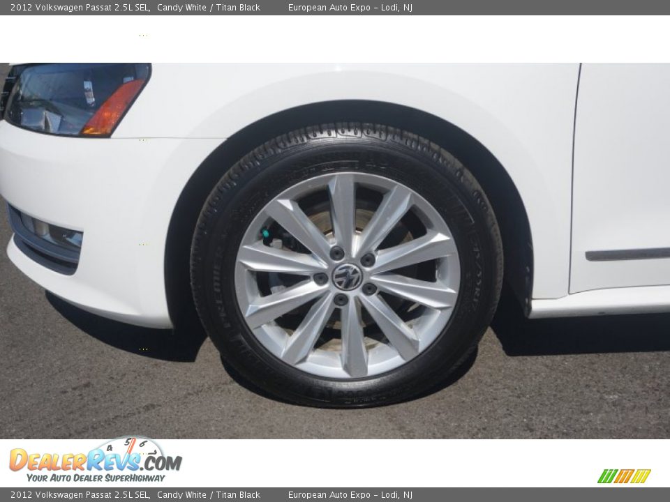 2012 Volkswagen Passat 2.5L SEL Candy White / Titan Black Photo #17