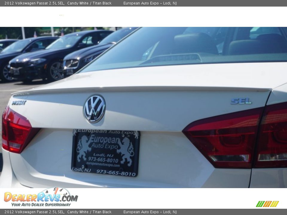 2012 Volkswagen Passat 2.5L SEL Candy White / Titan Black Photo #19