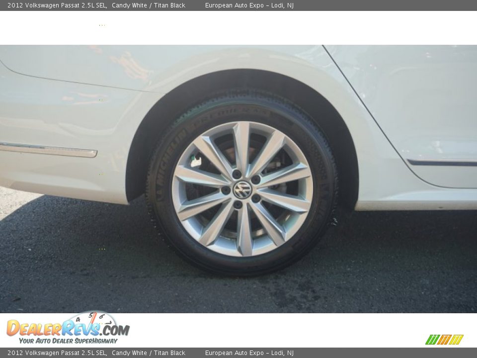 2012 Volkswagen Passat 2.5L SEL Candy White / Titan Black Photo #20
