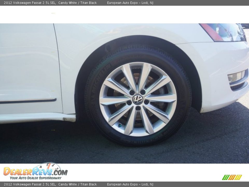 2012 Volkswagen Passat 2.5L SEL Candy White / Titan Black Photo #21