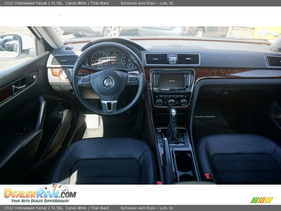 2012 Volkswagen Passat 2.5L SEL Candy White / Titan Black Photo #26