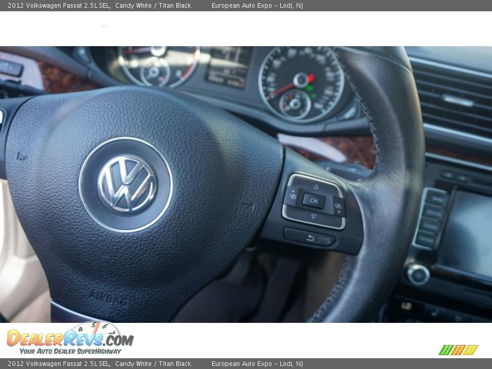 2012 Volkswagen Passat 2.5L SEL Candy White / Titan Black Photo #27