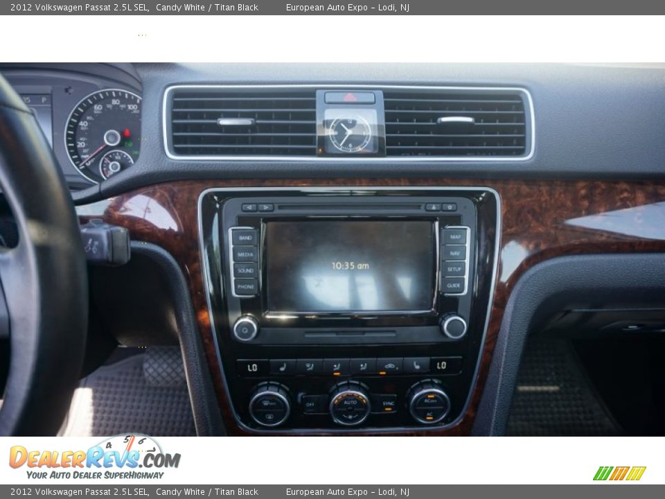 2012 Volkswagen Passat 2.5L SEL Candy White / Titan Black Photo #31
