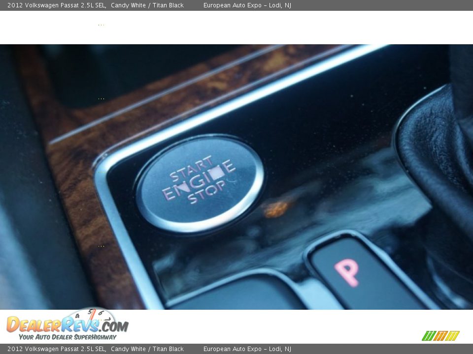 2012 Volkswagen Passat 2.5L SEL Candy White / Titan Black Photo #34