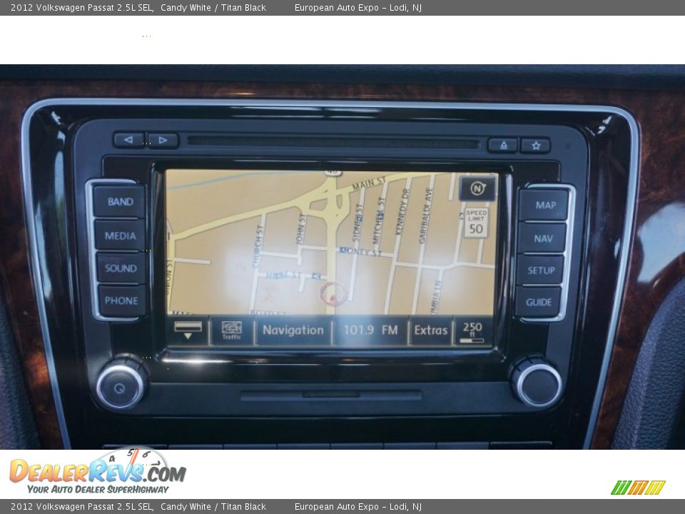 2012 Volkswagen Passat 2.5L SEL Candy White / Titan Black Photo #36