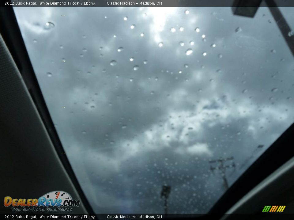 2012 Buick Regal White Diamond Tricoat / Ebony Photo #6