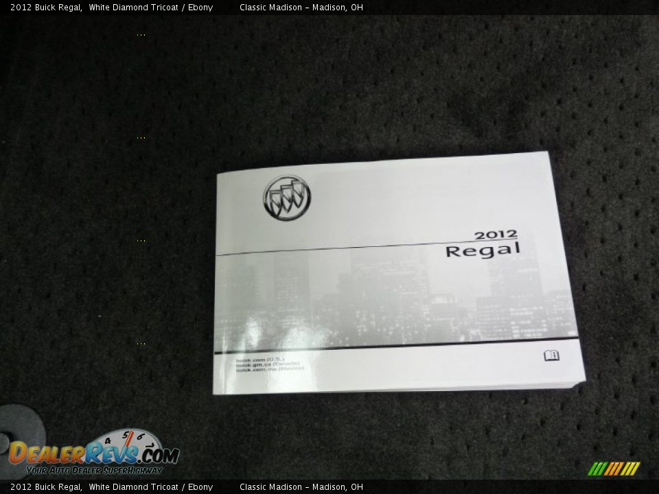 2012 Buick Regal White Diamond Tricoat / Ebony Photo #11