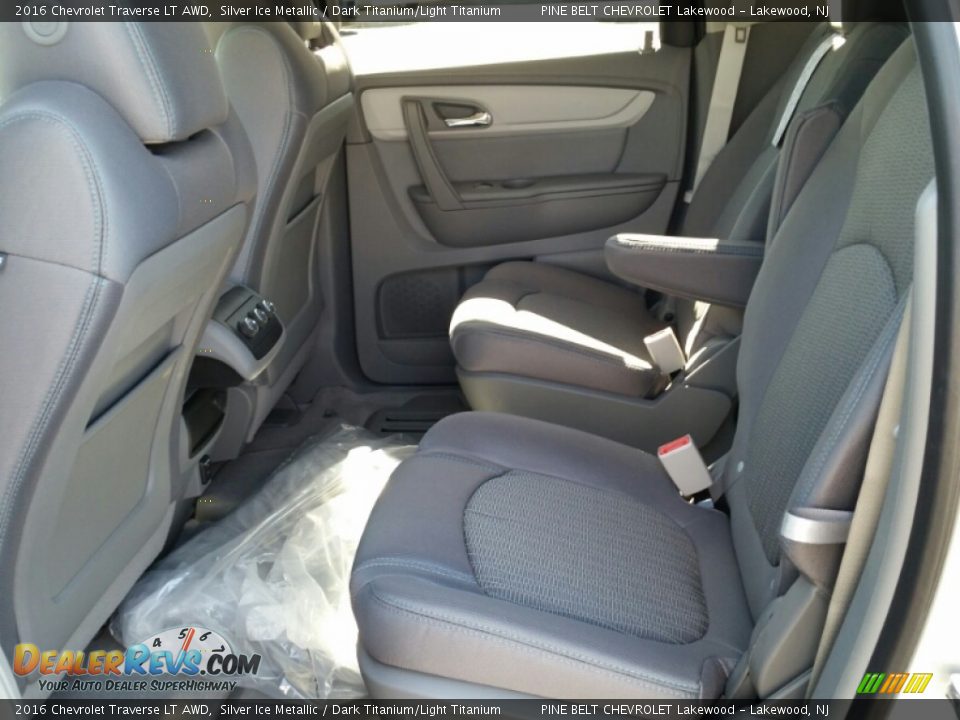 2016 Chevrolet Traverse LT AWD Silver Ice Metallic / Dark Titanium/Light Titanium Photo #6
