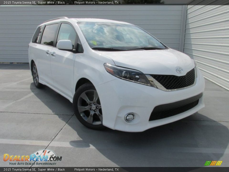 2015 Toyota Sienna SE Super White / Black Photo #1