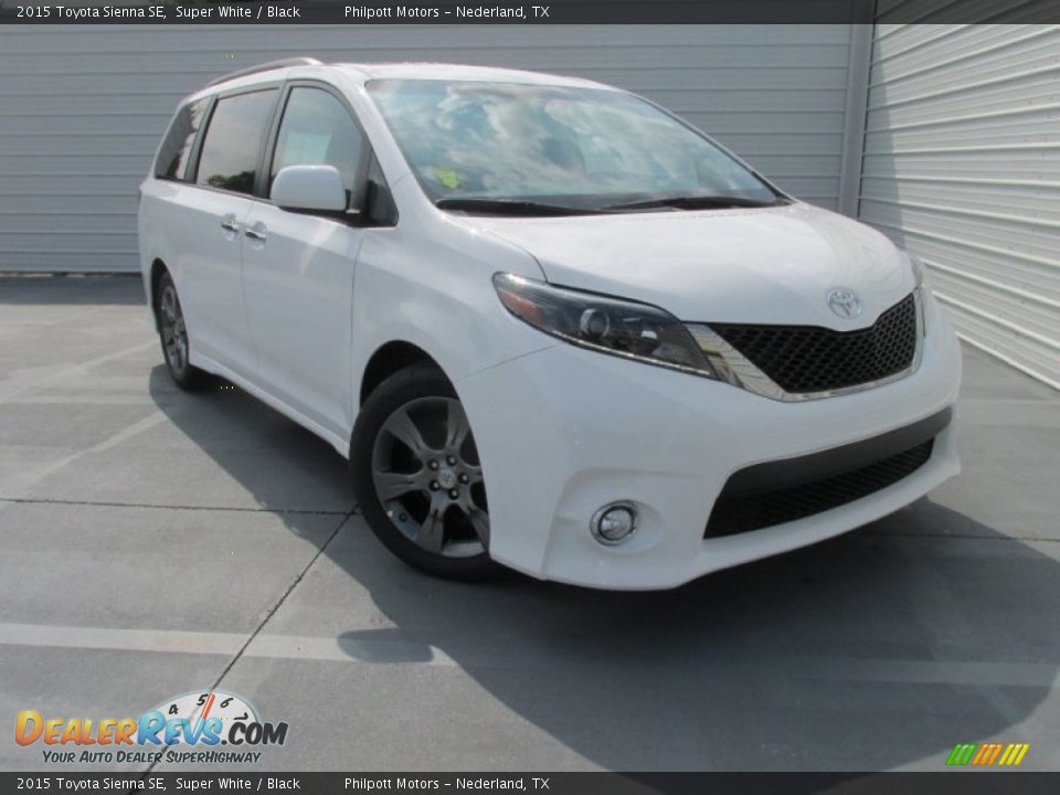 2015 Toyota Sienna SE Super White / Black Photo #2