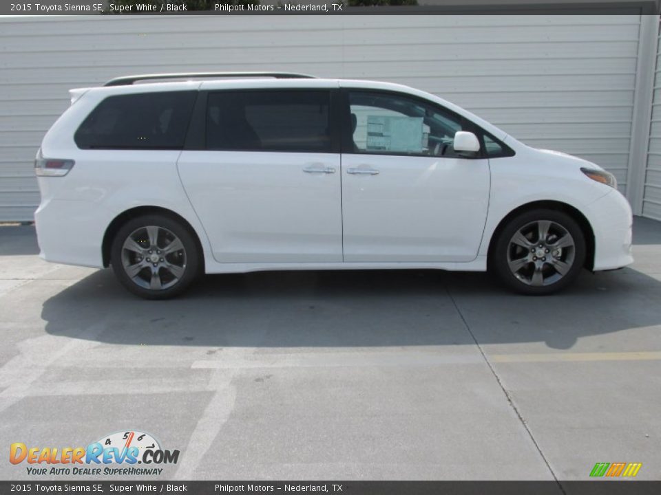 2015 Toyota Sienna SE Super White / Black Photo #3