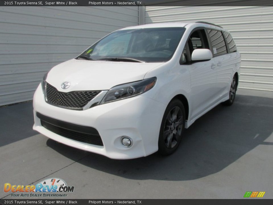 2015 Toyota Sienna SE Super White / Black Photo #7