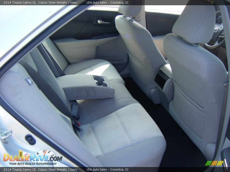 2014 Toyota Camry LE Classic Silver Metallic / Ivory Photo #12