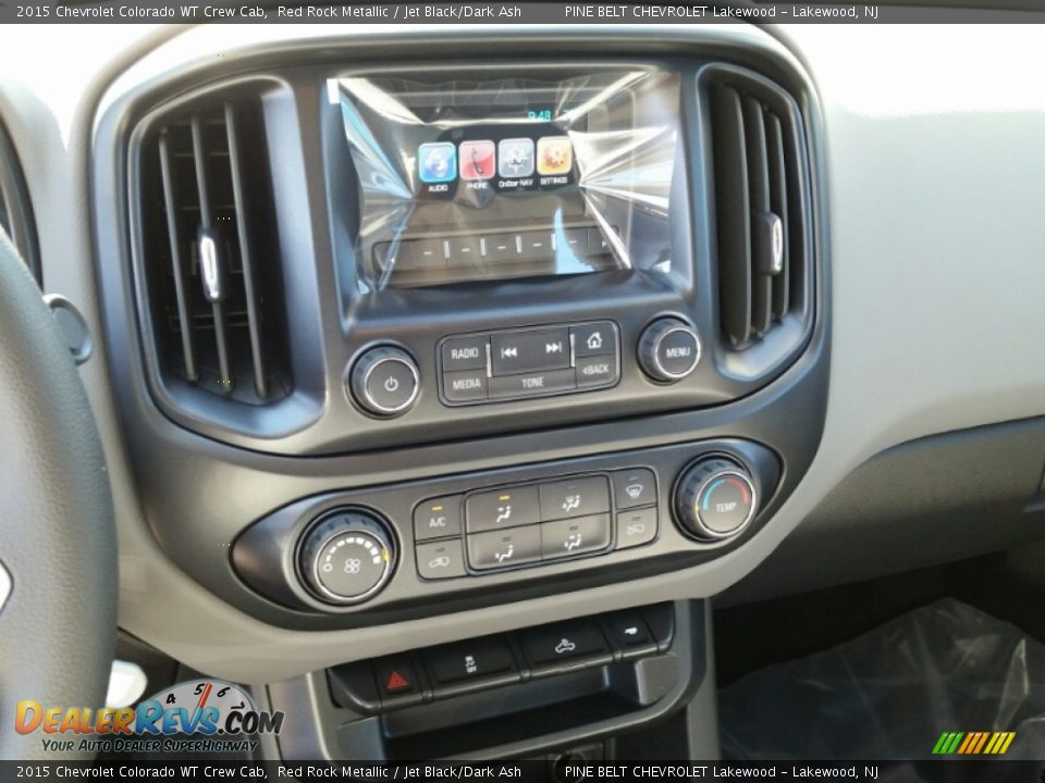 Controls of 2015 Chevrolet Colorado WT Crew Cab Photo #10