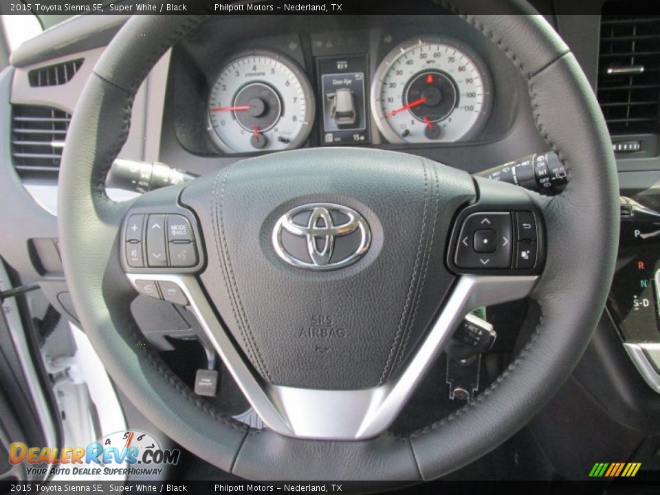 2015 Toyota Sienna SE Super White / Black Photo #29
