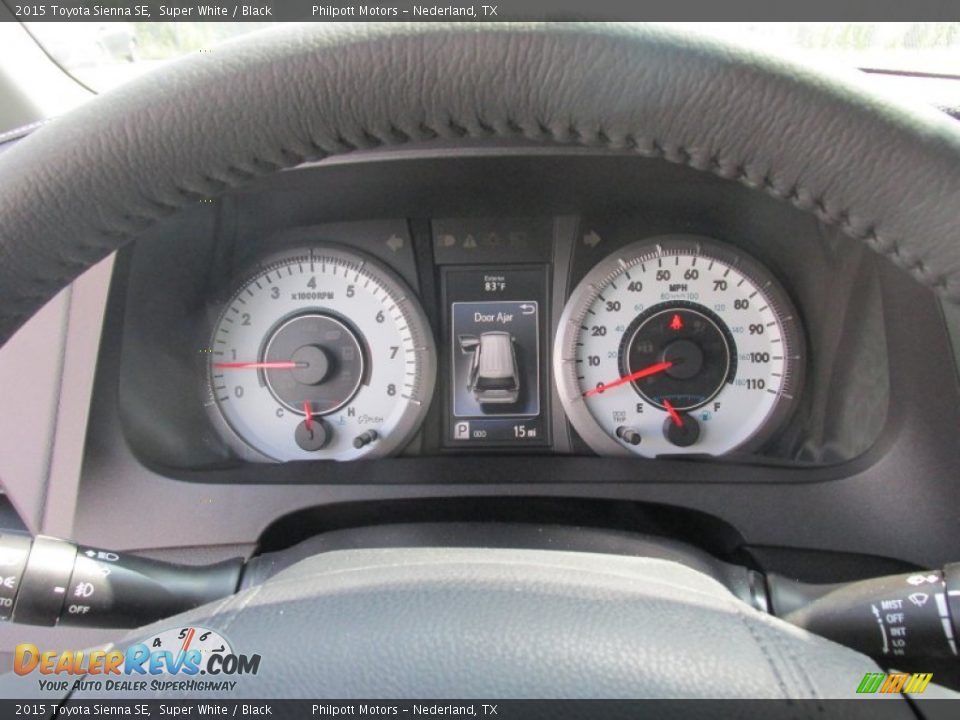 2015 Toyota Sienna SE Super White / Black Photo #30