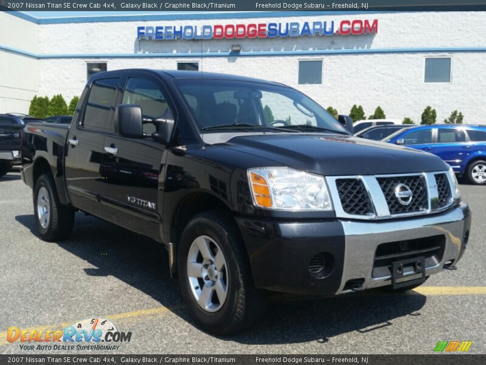 2007 Nissan Titan SE Crew Cab 4x4 Galaxy Black / Graphite Black/Titanium Photo #1