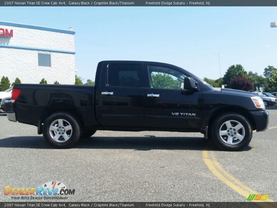 2007 Nissan Titan SE Crew Cab 4x4 Galaxy Black / Graphite Black/Titanium Photo #2
