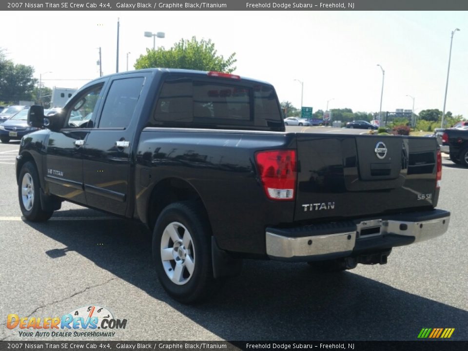 2007 Nissan Titan SE Crew Cab 4x4 Galaxy Black / Graphite Black/Titanium Photo #5