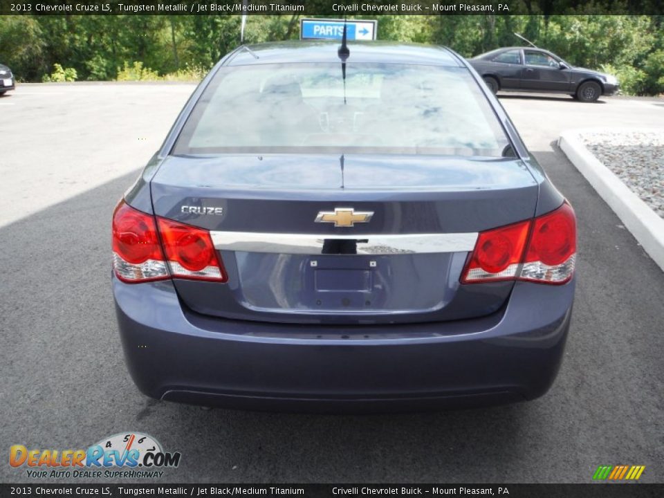 2013 Chevrolet Cruze LS Tungsten Metallic / Jet Black/Medium Titanium Photo #8